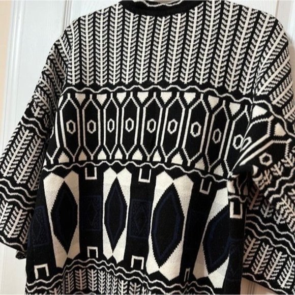 Vincente  NWT Sz XL  Aztec Fringes 3/4  Bell Sleeves Cardigan Sweater - Picture 11 of 13